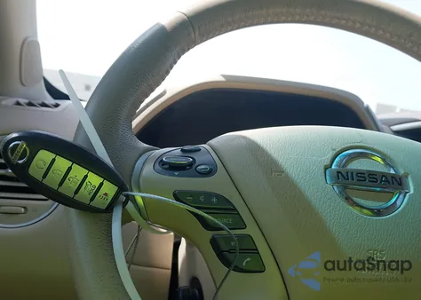 2014 Nissan Pathfinder Platinum z USA, uszkodzony, nr VIN 5N1AR2MM3EC729226